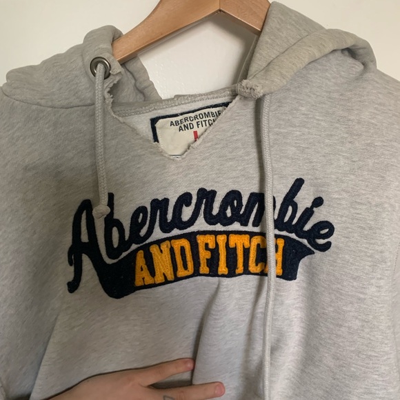 Vintage Abercrombie & Fitch Gray Cropped Hoodie - Picture 2 of 4